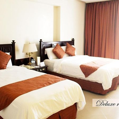 Pryce Plaza Hotel Cagayan de Oro Esterno foto