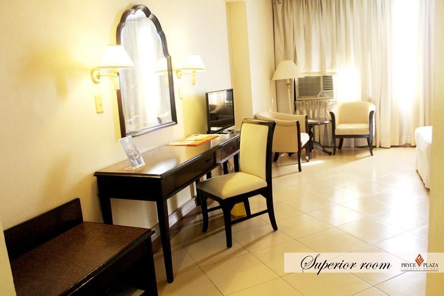 Pryce Plaza Hotel Cagayan de Oro Esterno foto