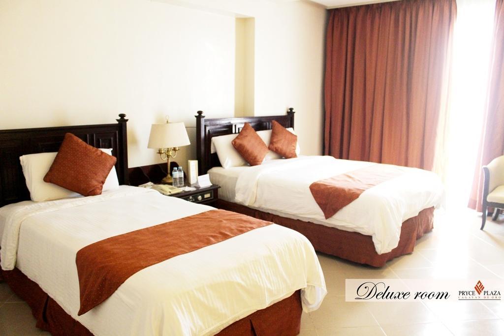 Pryce Plaza Hotel Cagayan de Oro Esterno foto