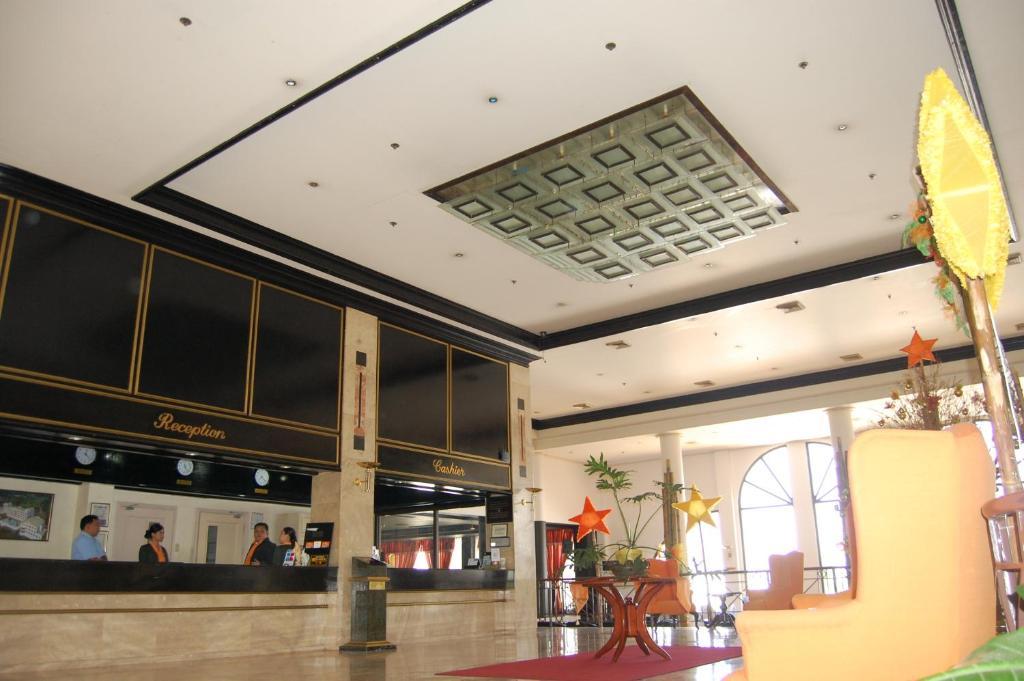 Pryce Plaza Hotel Cagayan de Oro Esterno foto