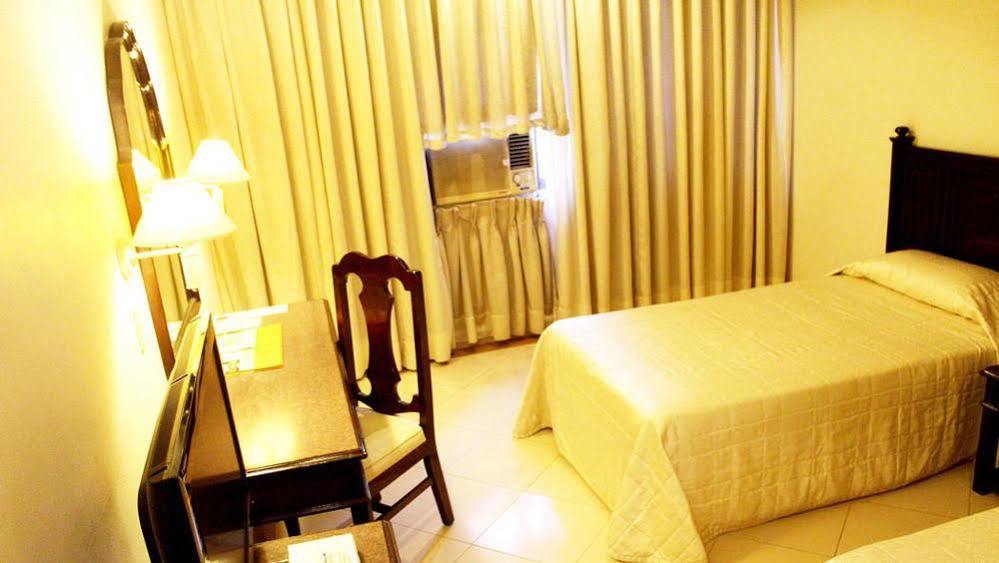 Pryce Plaza Hotel Cagayan de Oro Esterno foto