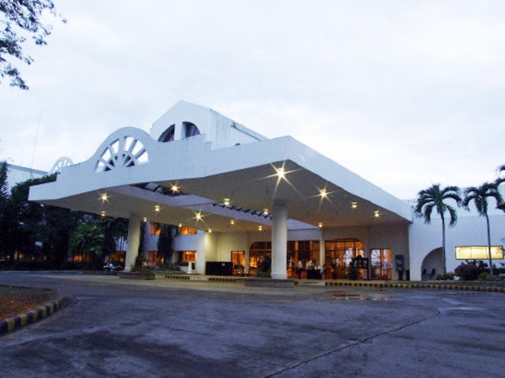 Pryce Plaza Hotel Cagayan de Oro Esterno foto
