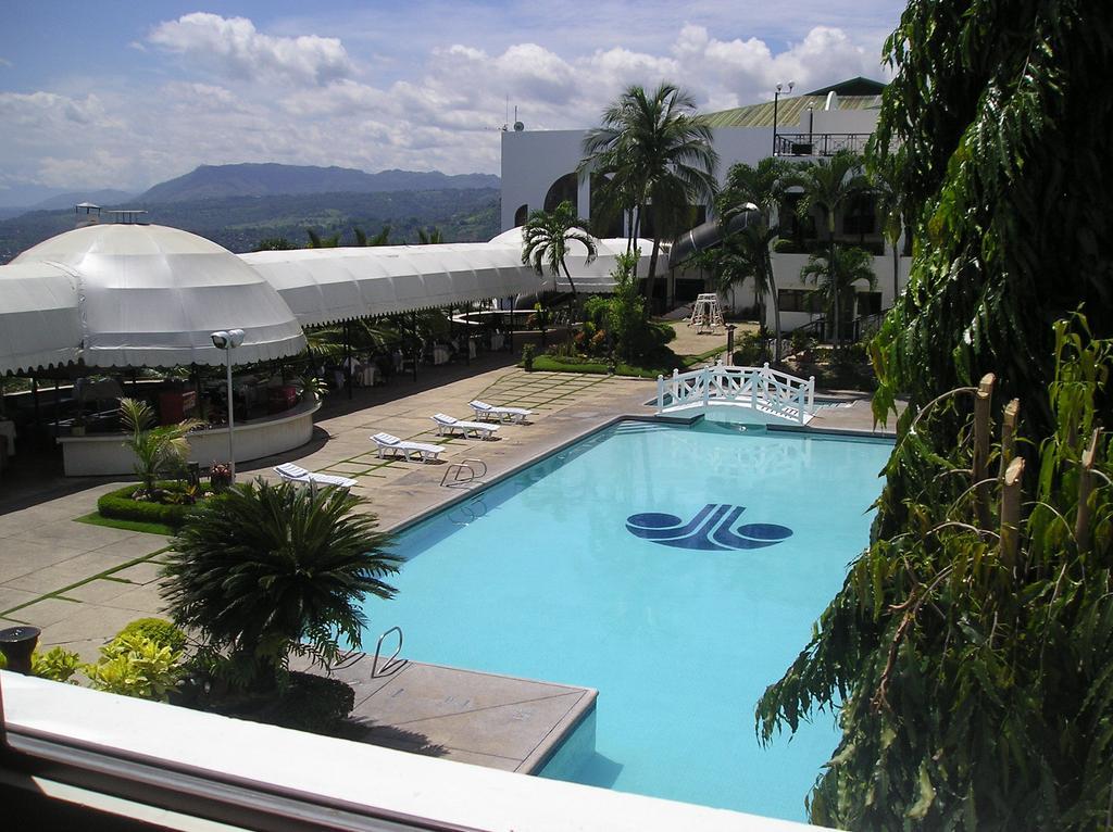 Pryce Plaza Hotel Cagayan de Oro Esterno foto